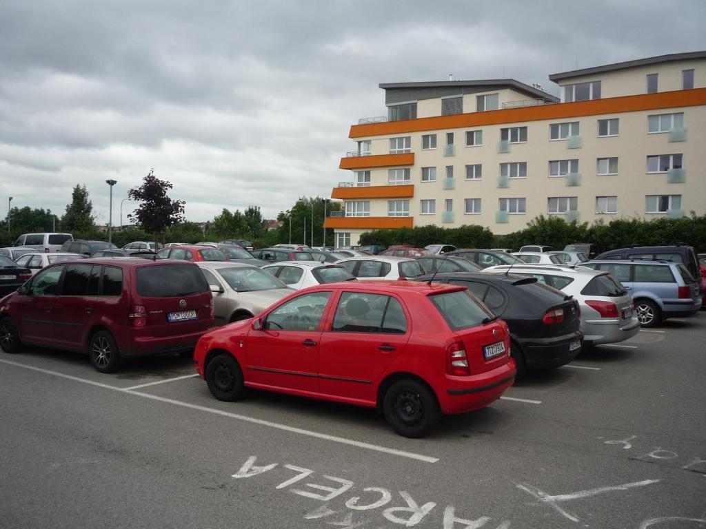Koleje J.A.Komenského Brno Extérieur photo